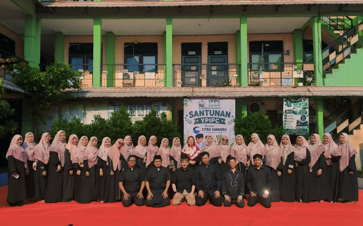 Dewan guru & tenaga pendidik Al-Qomar Muthmainnah