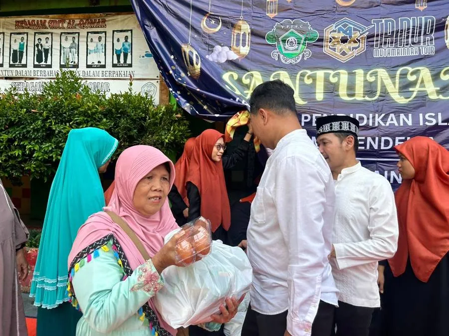 Penyerahan Paket Santunan