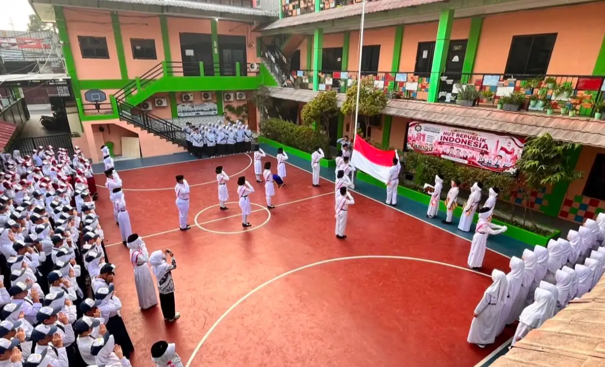 Suasana sekolah Al-Qomar Muthmainnah di Tegal Alur, Kalideres