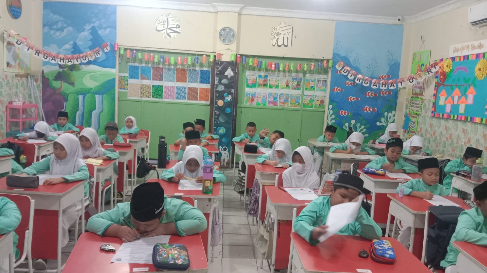 KB-TKIT, SDIT, dan SMPIT Al Qomar Laksanakan Sumatif Bulanan 1 dengan Lancar